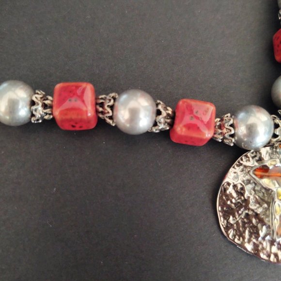 Red ceramic beads w/silver pendant necklace - Picture 8 of 16